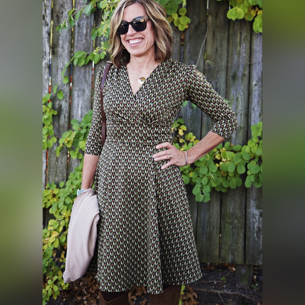 Katrina 4x floral dress, new without tags
